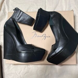 BCBG Max AZRIA Nayoko Platform Leather Wedge Shoes!!!